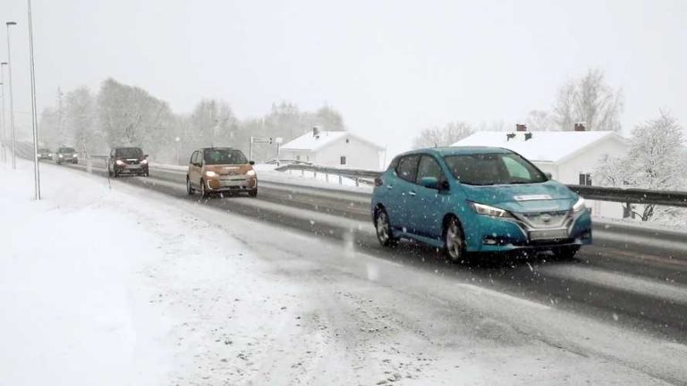 New Test Reveals Electric Cars Are Practically Unusable In Winter