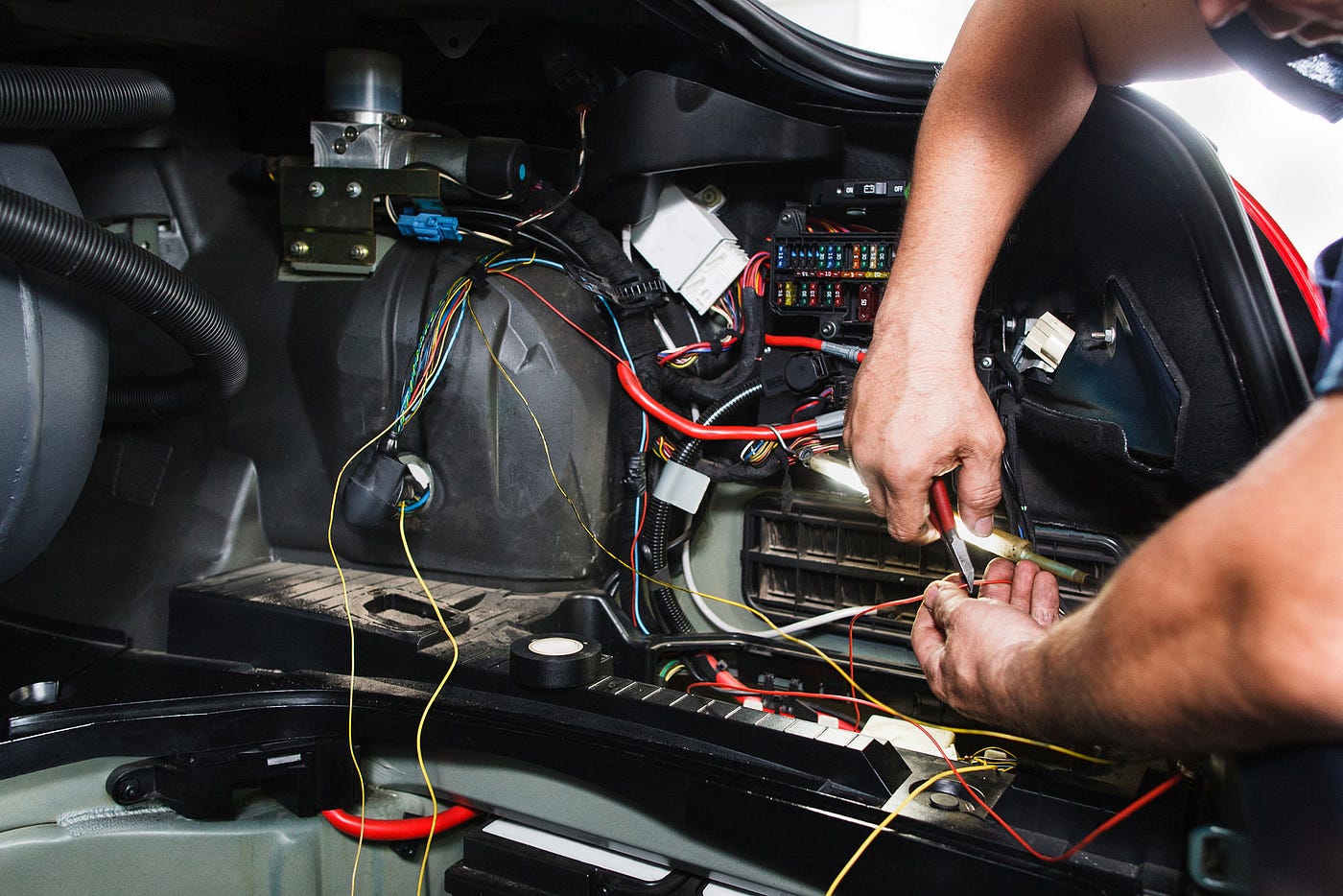 Who Does Electrical Work On Cars